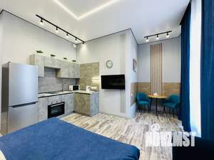 Студия квартира, посуточно, 40м2, 17/18 этаж