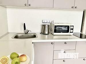 Студия квартира, посуточно, 30м2, 23/25 этаж