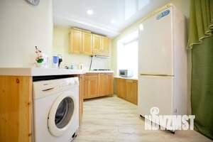 1-к квартира, посуточно, 56м2, 1/1 этаж