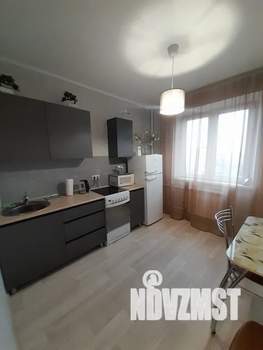 1-к квартира, посуточно, 38м2, 8/10 этаж