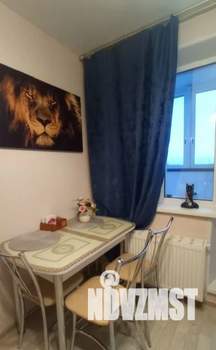 Студия квартира, посуточно, 35м2, 7/10 этаж