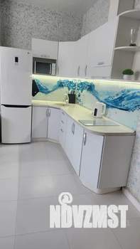 Студия квартира, посуточно, 42м2, 6/18 этаж