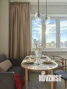 Студия квартира, посуточно, 40м2, 3/10 этаж