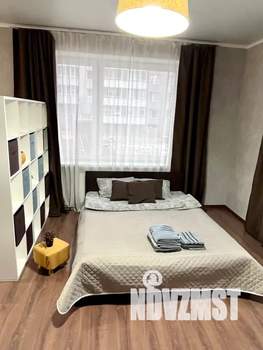 Студия квартира, посуточно, 48м2, 1/24 этаж