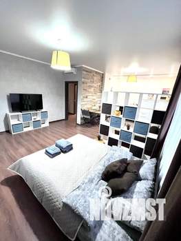 Студия квартира, посуточно, 48м2, 1/24 этаж