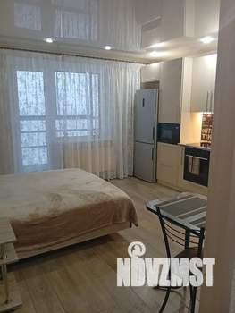 Студия квартира, посуточно, 28м2, 17/18 этаж