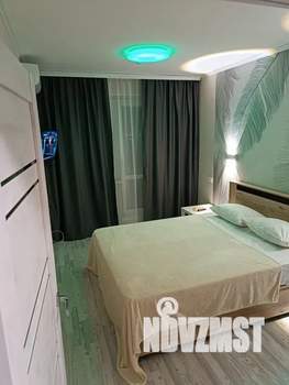 1-к квартира, посуточно, 32м2, 7/10 этаж