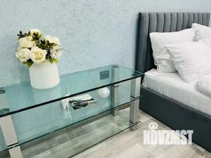 Студия квартира, посуточно, 41м2, 1/10 этаж