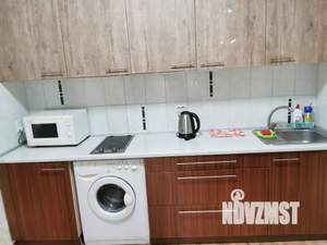 1-к квартира, посуточно, 35м2, 4/10 этаж