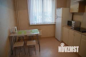 1-к квартира, посуточно, 44м2, 7/10 этаж
