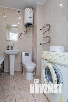 Студия квартира, посуточно, 44м2, 7/10 этаж