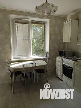 1-к квартира, посуточно, 35м2, 3/10 этаж