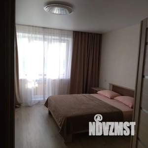 1-к квартира, посуточно, 40м2, 9/9 этаж