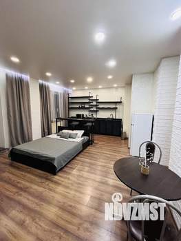 Студия квартира, посуточно, 43м2, 1/24 этаж