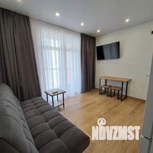 1-к квартира, посуточно, 40м2, 6/18 этаж