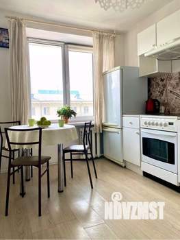 2-к квартира, посуточно, 47м2, 1/1 этаж