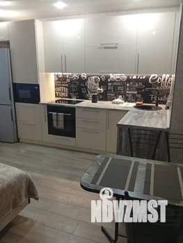 Студия квартира, посуточно, 28м2, 17/18 этаж