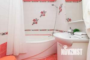 Студия квартира, посуточно, 42м2, 7/9 этаж