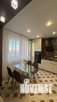Студия квартира, посуточно, 43м2, 18/18 этаж