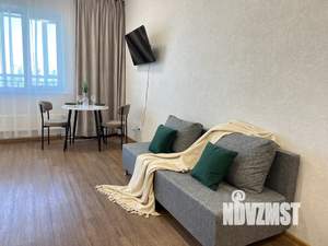 Студия квартира, посуточно, 40м2, 7/17 этаж