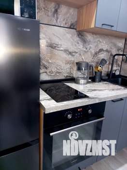 Студия квартира, посуточно, 28м2, 3/25 этаж