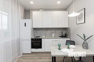 Студия квартира, посуточно, 35м2, 12/17 этаж