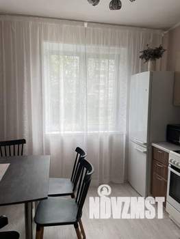 1-к квартира, посуточно, 40м2, 2/10 этаж