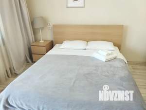 Студия квартира, посуточно, 35м2, 12/20 этаж