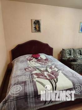 Студия квартира, посуточно, 43м2, 7/9 этаж