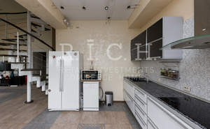 4-к квартира, на длительный срок, 220м2, 3/3 этаж