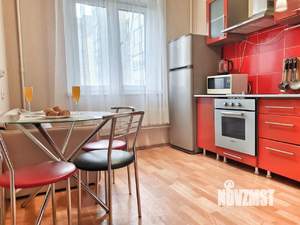 1-к квартира, посуточно, 42м2, 4/10 этаж