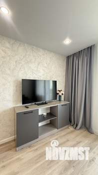 Студия квартира, посуточно, 35м2, 3/20 этаж