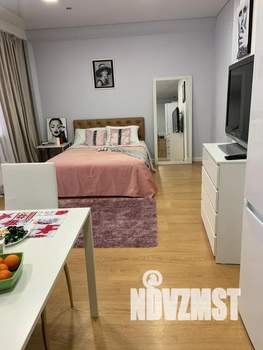 Студия квартира, посуточно, 30м2, 7/25 этаж