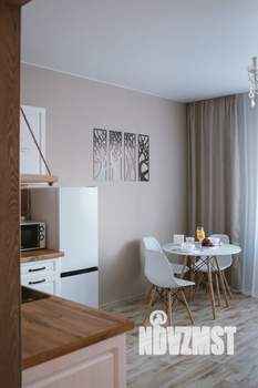 Студия квартира, посуточно, 52м2, 2/19 этаж