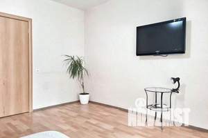 1-к квартира, посуточно, 42м2, 4/10 этаж