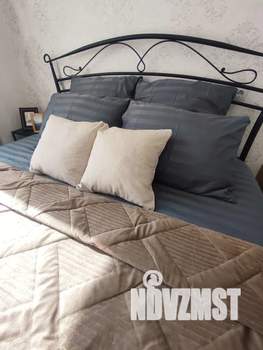 Студия квартира, посуточно, 40м2, 2/10 этаж