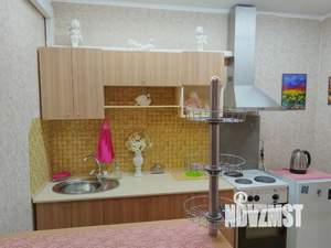 Студия квартира, посуточно, 30м2, 1/10 этаж