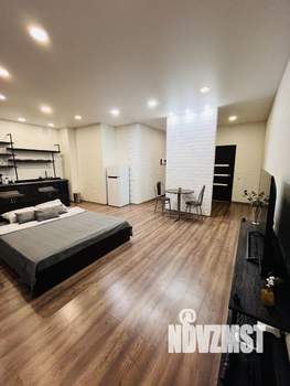 Студия квартира, посуточно, 43м2, 1/24 этаж