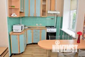 2-к квартира, посуточно, 45м2, 3/5 этаж