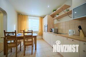 3-к квартира, посуточно, 98м2, 3/10 этаж