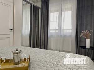 1-к квартира, посуточно, 40м2, 2/18 этаж