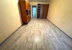 2-к квартира, вторичка, 56м2, 1/10 этаж