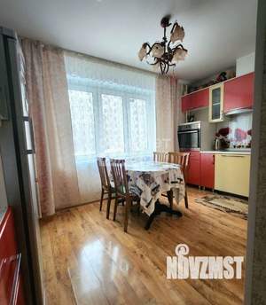 2-к квартира, вторичка, 62м2, 1/10 этаж