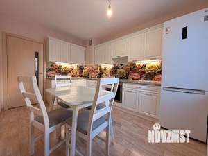 2-к квартира, вторичка, 54м2, 1/10 этаж