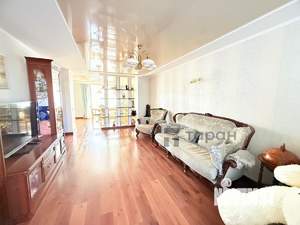 4-к квартира, вторичка, 129м2, 10/11 этаж