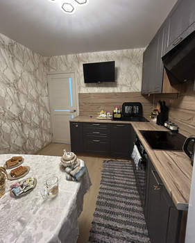 2-к квартира, вторичка, 52м2, 1/10 этаж