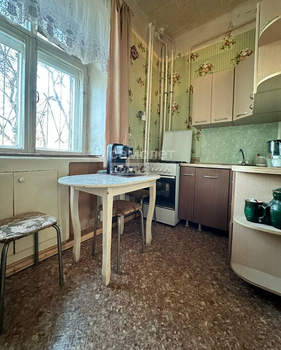 3-к квартира, вторичка, 61м2, 1/5 этаж