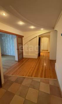 3-к квартира, вторичка, 109м2, 9/10 этаж