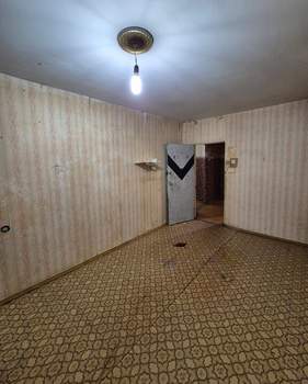 2-к квартира, вторичка, 52м2, 1/10 этаж