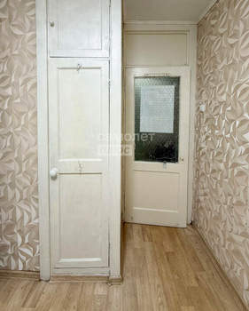 3-к квартира, вторичка, 56м2, 1/5 этаж